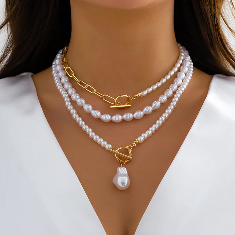 Elegant Layered Pearl Necklace – A Timeless Classic