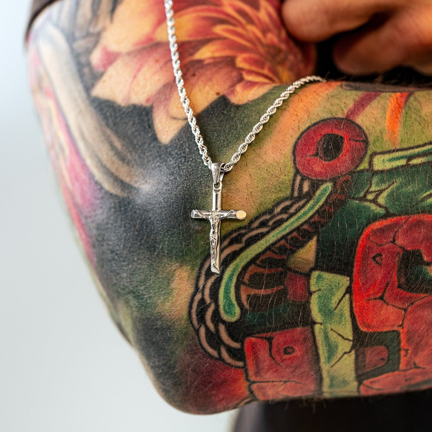 Salvator Men's Cross Pendant Chain