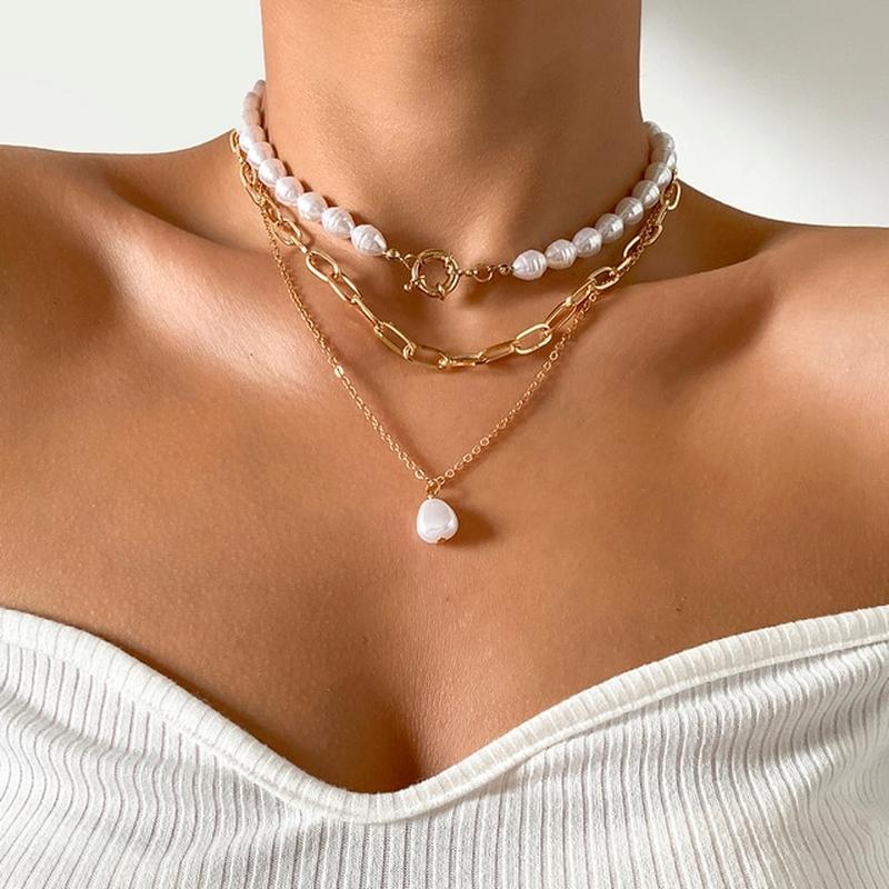 Elegant Layered Pearl Necklace – A Timeless Classic